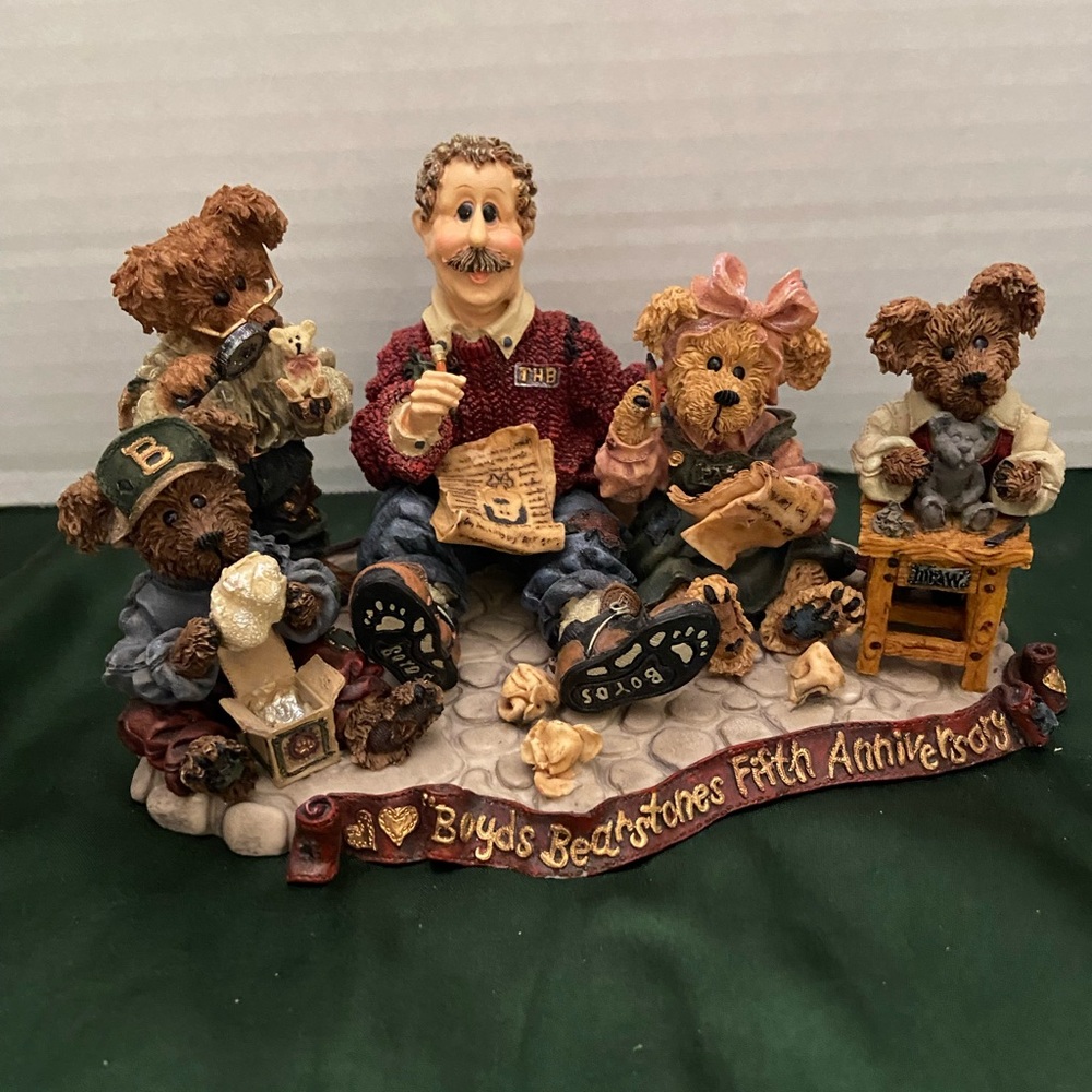 BOYDS BEARS Limited Edition "Work is Love Made Visible"
